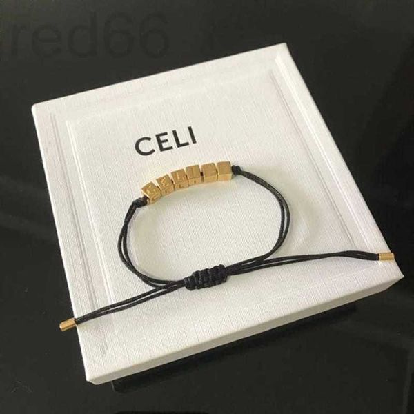 Bracelets de charme Designer Le nouveau bracelet en cuir noir Sijia est moderne et simple, avec la tendance du tempérament de la célébrité en laiton décorée de Cejia Gold 3Q9Q