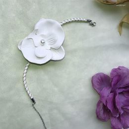 Charm Armbanden Elegant Puur Wit PU Kunstleer Orchidee Bloem Imitatie Parels Gevlochten Touw Verstelbare Vrouwen Sieraden Geschenken