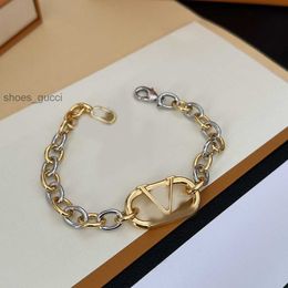 Bracelets de charme des femmes élégantes créatrices de marque de luxe à la mode Bracelet Crystal Bracelet Gold Silver Plated Flover Flover Letter Chain Bracelet Classic Fashion Bijoux Fashion