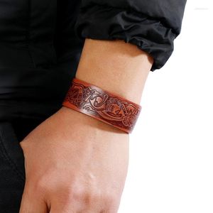 Bracelets porte-bonheur motif en relief Bracelet en peau de vache réglable Style Rock Punk hommes manchette large ceinture Vintage Bracelet bijoux