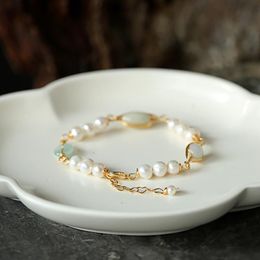 Bracelets porte-bonheur émeraude perle d'eau douce femmes sur la main chaîne bracelets bijoux esthétique mode femme maintenant 2021 Vintage