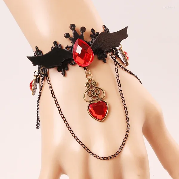 Bracelets de charme en dentelle noire européenne et américaine Pu Leather Bat Red Crystal Vintage Bracelet Chaîne Halloween Accessoires Cos Matching
