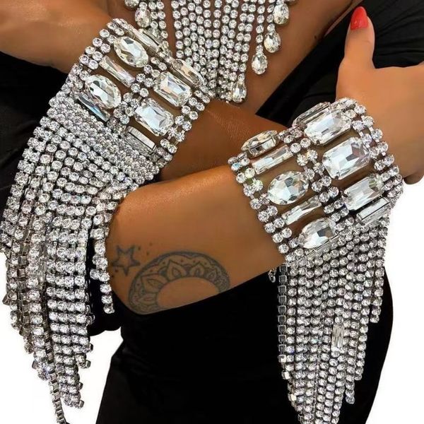 Charme Bracelets Exagéré Grand Carré Ovale Pierre Long Gland Main Chaîne Bracelet pour Femmes Cristal Géométrique Bracelet Bracelet Bijoux 230412