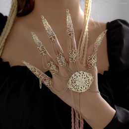 Charmarmbanden overdreven vintage zwarte kettingarmband vingerringen voor vrouwen gouden linkketens die handharnas Halloween verbinden