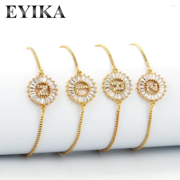 Bracelets de charme Eyika Classic A-Z Bracelet de cuivre initial pave Cubic Zirconia Nom de chaîne réglable Brangle