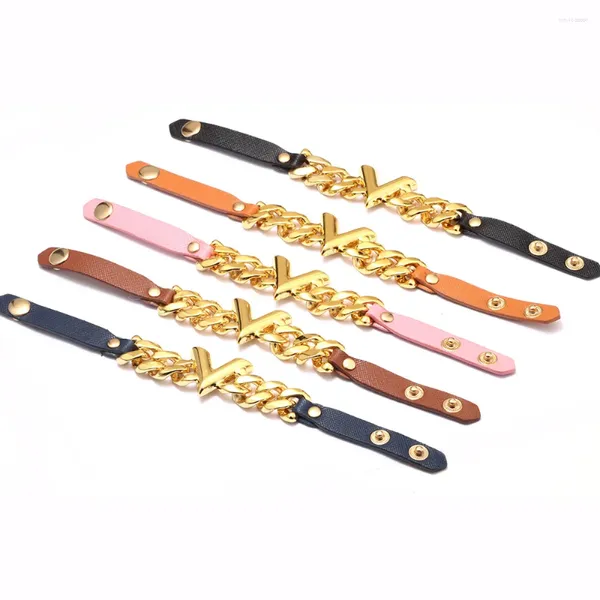 Bracelets de charme Mode haute qualité Big V chaîne en cuir unisexe Bracelet Spot réglable conception originale personnalité Snap bijoux cadeau Z595