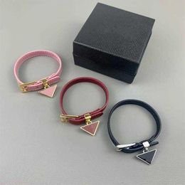 Charme Bracelets Mode Triangle cuir bracelets porte-bonheur dames vache véritable cuirs ceinture Triangles conception Bracelet Punk Hip Hop J207n