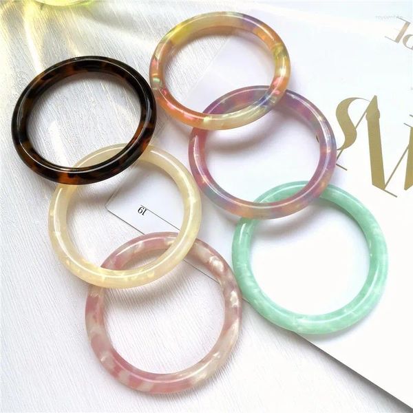 Bracelets de charme bracelet de bracelet de bracelet de bracelet de bracelet en résine pour les femmes simples de couleurs de bonbon à la mode