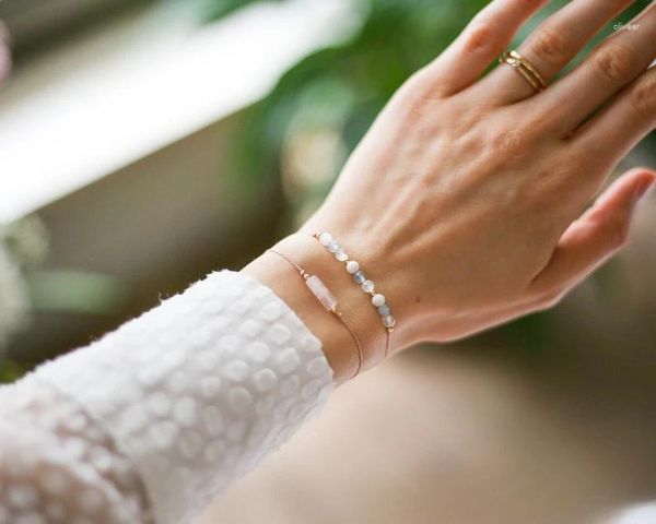 Pulseras con dijes Diosa de la fertilidad: pulsera hecha a mano con cuarzo rosa, aguamarina y piedra lunar.Apoyo al nacimiento