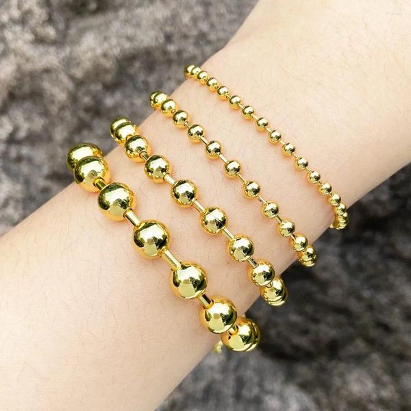 Bracelets de charme Flola dans une chaîne de perles plaquées d'or de 6 mm pour les femmes et les bijoux simples polis a réglable Gift Brta70