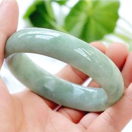 Bedelarmbanden Echte natuurlijke groene jade bangle armband charme sieraden mode-accessoires handgesneden gelukkige amulet geschenken voor vrouwen haar mannen 230412