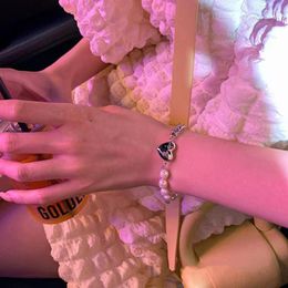Charmarmbanden Gothic Hip Hop Pearl Love Pendant for Women Trend Anime Bracelet Vintage Sieraden Accessoires Pulseras Mujer 2023