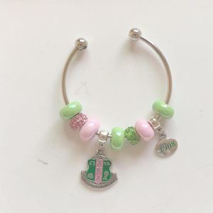 Bedelarmbanden met de hand gemaakte mode roze groene Europese kralen Griekse vrouwenclub opgericht datum schild open manchet dame armband armband sieraden