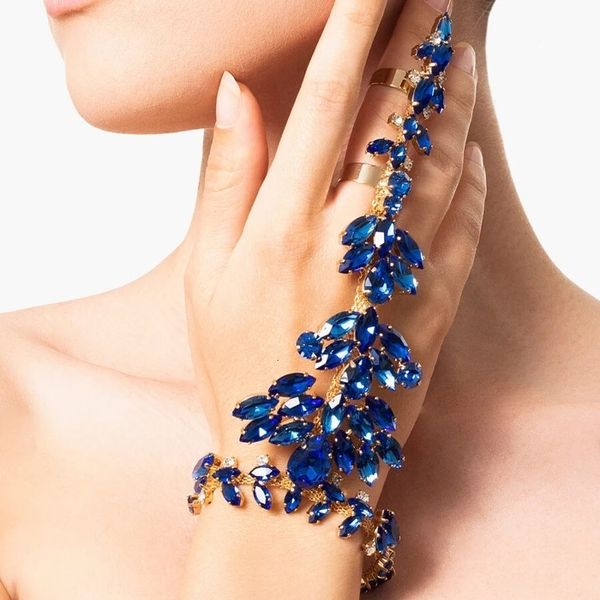 Bracelets à breloques faits à la main bleu fleur doigt anneau dos Bracelets bijoux à la main pour les femmes cristal bracelet à breloques bracelets cadeau de mariage 230425