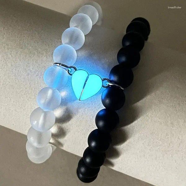 Bracelets de charme Bracelet de perles de couronne fait à la main Luminou Coeur Glow In The Dark Couple Amant Hommes Femmes Fluorescent Cadeau Saint Valentin