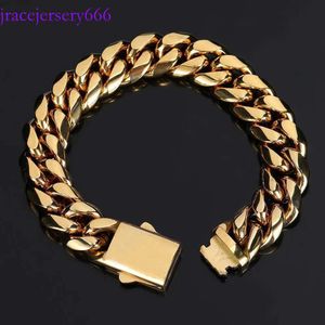 Bracelets à charme bijoux de rock hip hop nom gratuit nom personnalisé en or bracelet en acier inoxydable à miami en or 230310