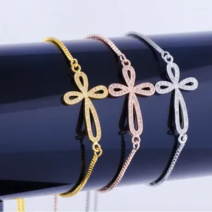 Bracelets de charme Juya Arrivée à la main Croix Fleur pour femmes Simple Moderne Micro Pave Cubique Zircone Bijoux Accessoires