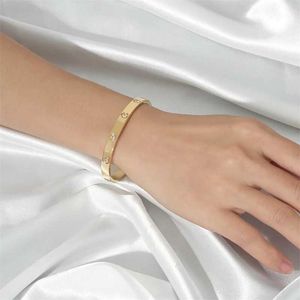 Bedelarmbanden luxe merk ingelegde zirkoon roestvrijstalen armband voor vrouwen man eenvoudige klassieke niet -vervagende antiallergie paar armband sieraden