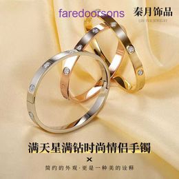 Bracelets de charme Bracelet de créateur de luxe Carter Full Sky Star Diamond Fashion Couple Titanium Steel 2024 Nouveau simple petit et ouvert ont une boîte-cadeau