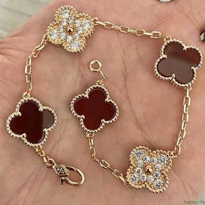 Bracelets de charme Luxe Van Clover Designer Bracelet Perle 4 Feuilles 18k Or Laser Marque Bracelet Collier Boucles D'oreilles De Mariage un Bijoux 8nu0