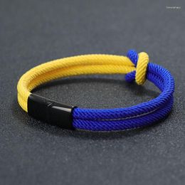 Bracelets à breloques Bracelet ukrainien assorti pour hommes Fermoir magnétique en acier inoxydable amovible Bracelet en macramé Pulsera Para Hombre Colorblock
