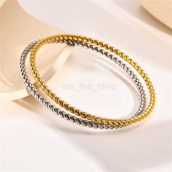 Bracelets de charme Modyle Gold Color en acier inoxydable tressé Twisted Woven Cable Round Bracelet Bracelet empilable pour les femmes Gift Femme