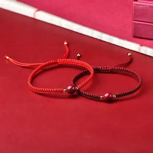 Bracelets de charme Naturel Brut Minerai Cinabre Chanceux Corde Rouge Amulette Simple Couple Tissé À La Main Bracelet De L'année La Naissance Cadeau D'anniversaire Exquis