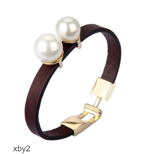 Bracelets de charme Nouvelle mode T Home Bracelet Tendance Creative Bracelet en cuir de perles pour femmes 2024 Designers