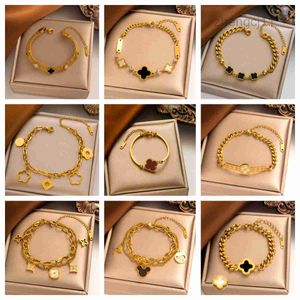 Bracelets de charme Bracelets de créateurs de style le plus récent 4 Bracelets de bijoux de trèfle à quatre feuilles Bracelets de bracelet en or 18 carats pour femmes chaîne bijoux élégants cadeau no b 4XRU