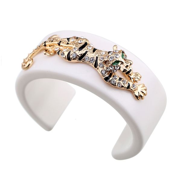 Bracelets de charme Nouveauté Bracelet de manchette en résine avec bracelet de déclaration de tigre doré Bijoux fantaisie Accessoire classique 2 couleurs en stock en gros 230919