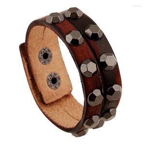 Bracelets de charme Punk Rivet Bracelet en cuir pour hommes rétro double couche en alliage de peau de vache tendance pour faire un vieux bracelet cadeau petit ami