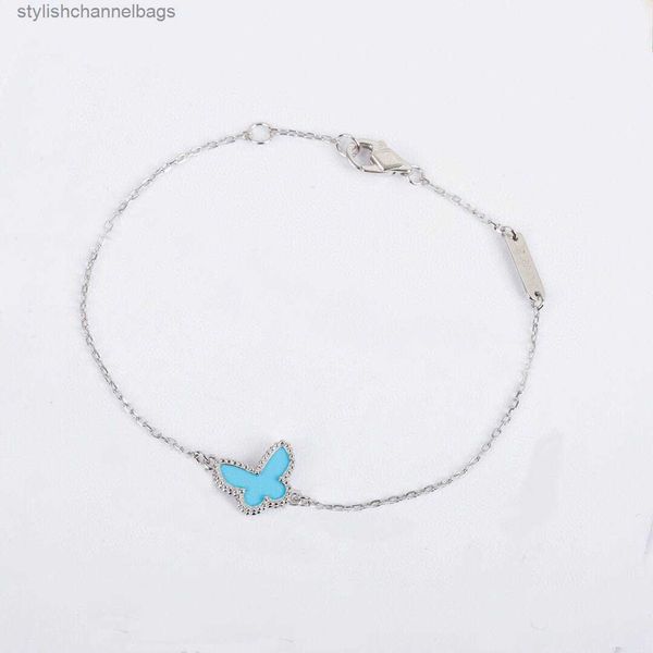 Bracelets à breloques bracelet pendentif à breloque en argent avec forme de papillon bleu en couleurs et fermoir losange pour cadeau de bijoux de mariage pour femmes ont un timbre