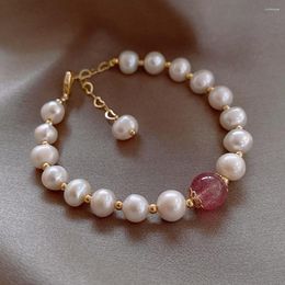 Bedelarmbanden eenvoudige ins dagelijkse delicate armband echte parel aardbeien kristal kwaliteit sieraden accessoires voor vrouwen 2023