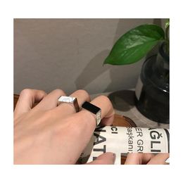 Charmarmbanden Zuid -Korea Han Edition S925 Pure Sier Mode Temperament The Black Agate White Hamarity Open Ring Must Dhsxa