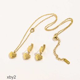 Bracelets de charme Tijia Double T en acier inoxydable ensemble de bijoux pour femmes titane mode coeur lettre gravée collier exquis boucles d'oreilles 2024 designers