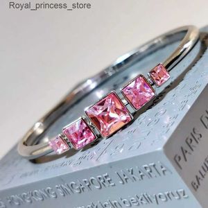 Bracelets de charme Tendance Bijoux 2023 Bracelet carré avec cristal australien pour mariage nuptial Simple Femmes Bracelet Noël Filles Cadeau Q240321