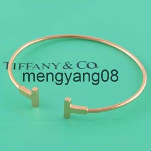 Bedelarmbanden damesontwerper armbanden Simple High Polished Bracelet Single Heart Luxury Brand Paar Bracelets Lady Party Gifts Groothandel T2201313