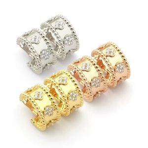 Charm Brand pendientes de diamantes de cristal clásicos nuevos pendientes de oro de 18 quilates de acero de titanio para mujeres pendientes de diseño de alta calidad joyería