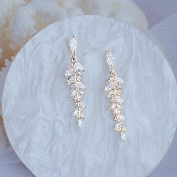 Charm Charm 18k Real Gold Leaves Pendientes para mujer Exquisito Tiny Zirconia Stud Pendiente Elegante Korean Crystal Wedding Ringen Pendant G230320
