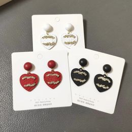 Charm Classic Simple Style C-Letter Designer Stud Earrings Heart Pendant oorbel voor vrouwen Hoogwaardige sieraden Accessoire Geschenken Y240429