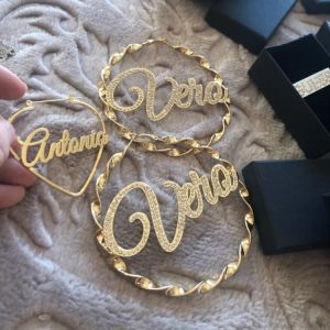 Charme Doremi 4090 mm gepersonaliseerde naam Swirl oorbellen roestvrij staal kristal aangepaste Iced Out bling sieraden voor vrouwen hiphop grote hoepel