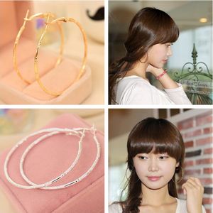 Charm Ear Ear Earings Accesorios de joyería Sencillo Earing Hoop Huggie Smooth Circle Pendientes Oro plateado Oído Acc Eardrop WCW144