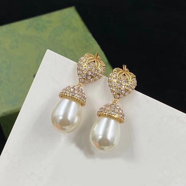 Boucles d'oreilles de charme 2022 nouvelle mode marque de luxe Designer diamant couleur diamant fraise champignon femmes boucle d'oreille fête de mariage Pâques haute qualité bijoux avec boîte
