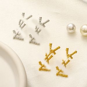 Pendientes de aretes de encanto diseñador para mujeres Pendientes de acero de titanio 18K Gold Classic Wedding Farty Daily Wear