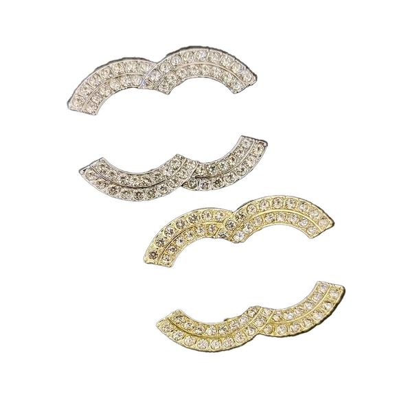 Charme Élégance Copie Incrustation Cristal Diamant Broches Designer De Luxe Marque Double Lettre Costume Collier Broche Broche Géométrique Fleurs Broche pour Hommes Femmes Mariage