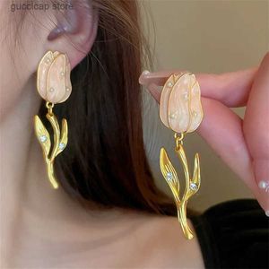 Boucles d'oreilles à breloques en émail pour femmes, boucles d'oreilles pendantes en forme de tulipe Champagne, bijoux de mariage pour dames, soirées de rendez-vous, Y240328