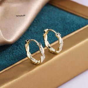 Boucles d'oreilles bijoux pour femme Charms de style model Boucles d'oreilles de style femme Metallic Diamond Intégration polyvalente Simple Earstuds B6yn