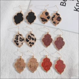 Charme Fleur Hexagone Léopard Grain De Bois Motif Pu En Cuir Charms Boucles D'oreilles Couleur Or Dangle Brincos Pendientes Mode B Carshop2006 Dhus9