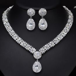 Charm Flower Lab Diamond Jewelry set 14K Gold Filled Party Wedding Pendientes Collar Para Mujeres Conjuntos nupciales Joyería de Compromiso