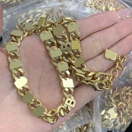 encanto Collar de letras geométricas joyería de diseño collar de diamantes de imitación chapado en oro diseño de nicho sensación collares de diamantes llenos regalo de joyería de niña fresca zl178 I4
